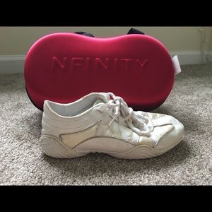 Nfinity Evolution cheer shoe